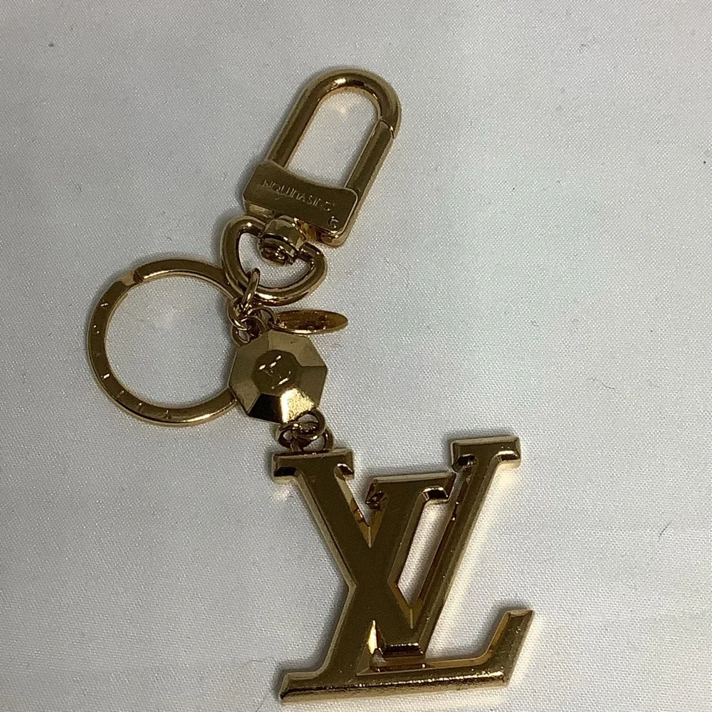 Louis Vuitton Gold Monogram Keychain - Picture 3 of 11